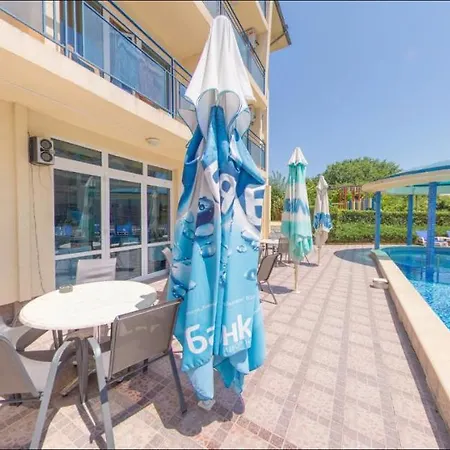 Peshev Family Vlas 3*