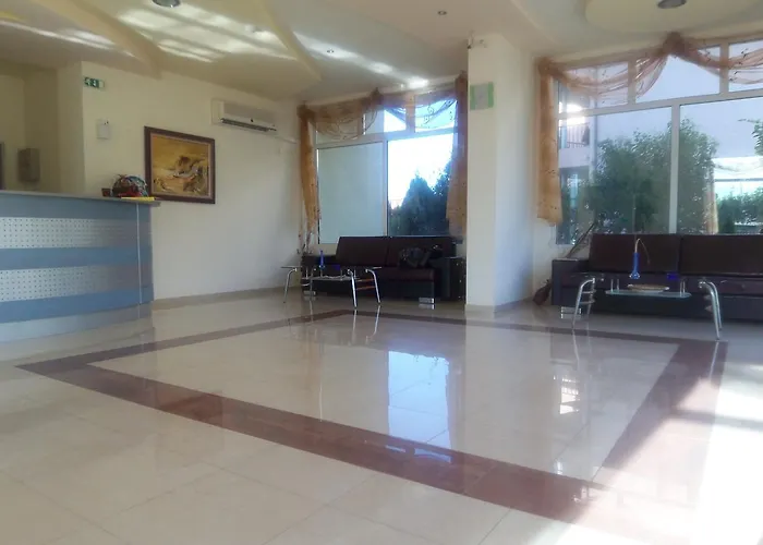 Peshev Family Vlas 3*