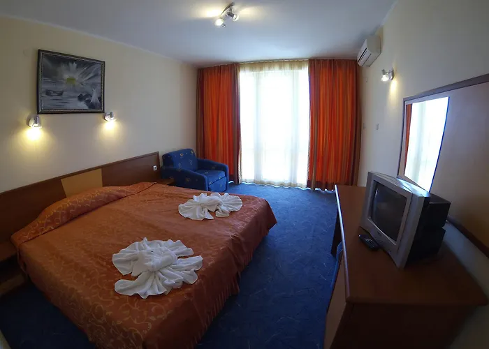 Peshev Family Vlas 3*